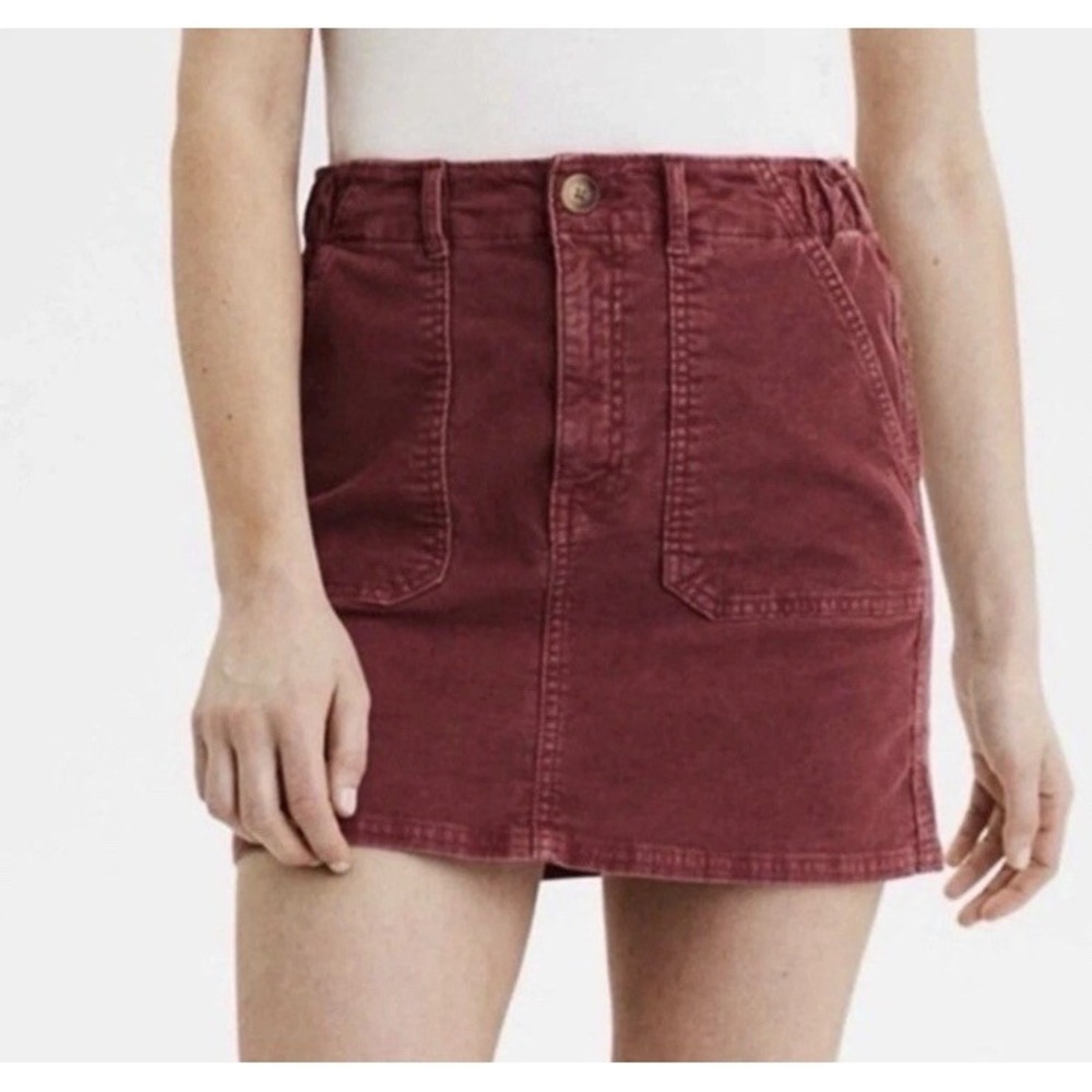 American Eagle Burgundy Corduroy Mini Skirt Elastic Waist‎ Women's Size 4
